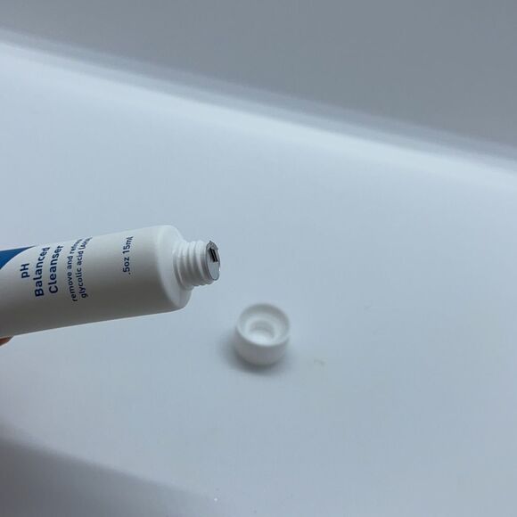 Dermatologist Choice Skincare pH Balanced Cleanser - Picture 4 of 4